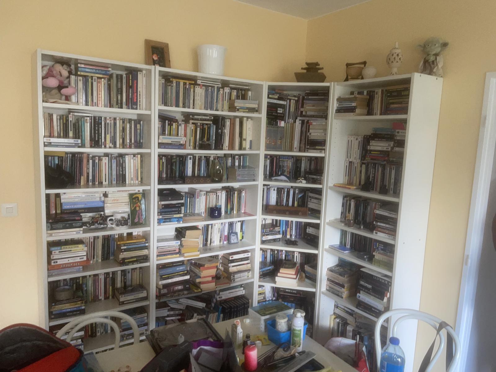 Bibliothèque à débarrasser